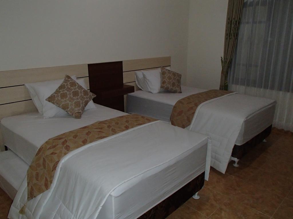 Shakila Guest House Malang Room photo